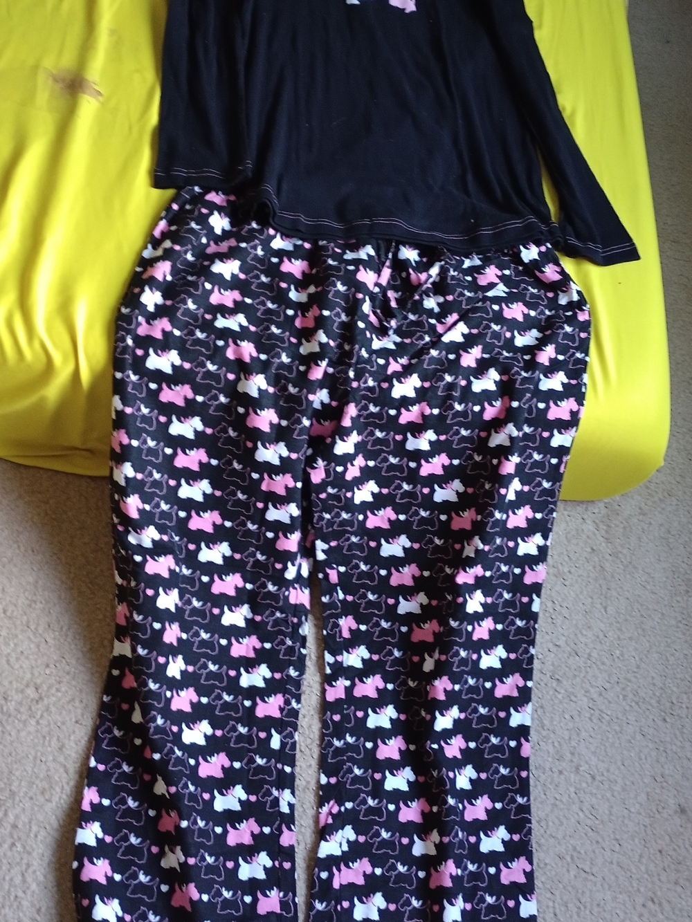 Jolie Intimates brand pajamas.set  black top with pink trim in size 2X.NWT